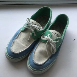 Size 9 Sperrys